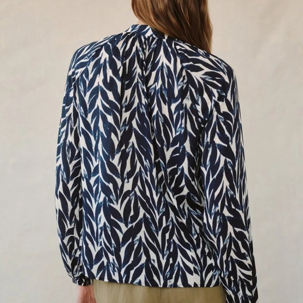 NWT Bella Dahl Long Sleeve Shirred Raglan Shirt (L) - Picture 2 of 3